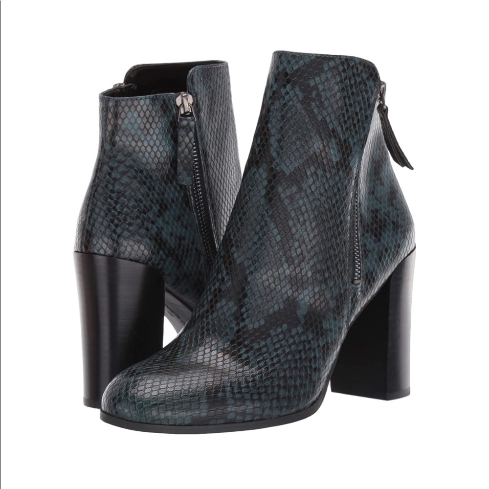 Kenneth Cole New York Women's Justin Zip Bootie 7